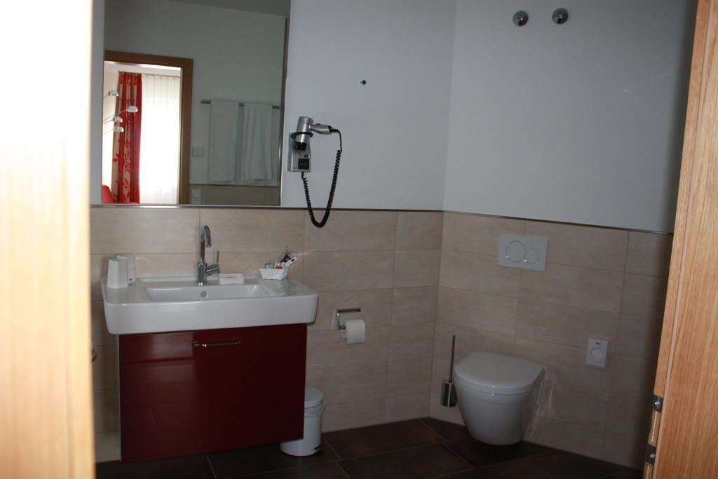 Boarding House Holledau Inn Schweitenkirchen Δωμάτιο φωτογραφία