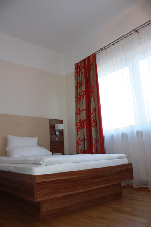 Boarding House Holledau Inn Schweitenkirchen Εξωτερικό φωτογραφία