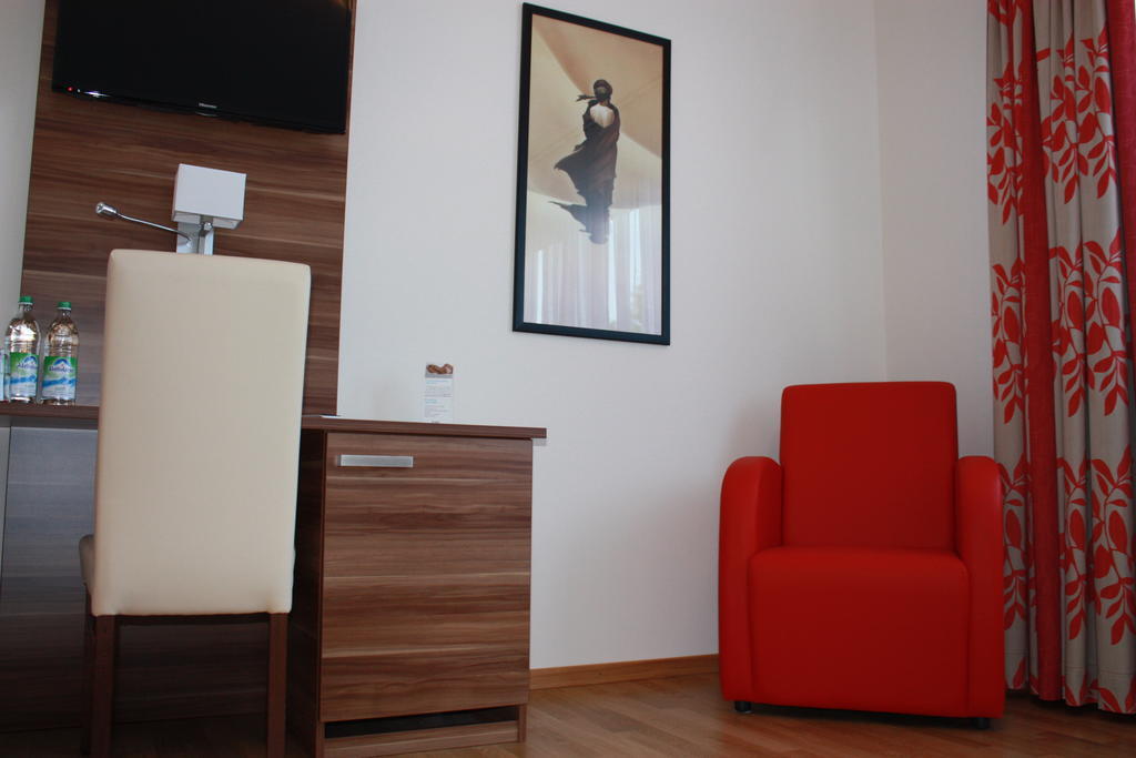 Boarding House Holledau Inn Schweitenkirchen Δωμάτιο φωτογραφία