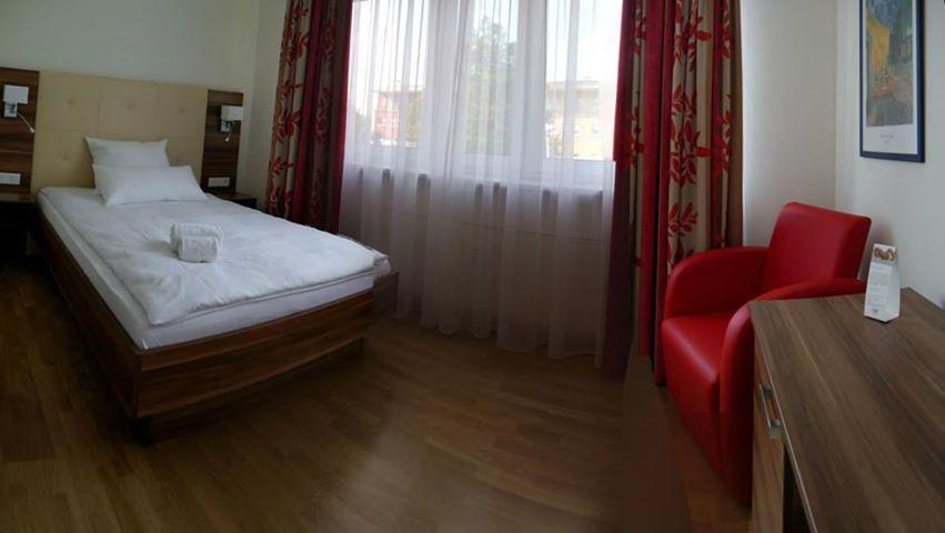 Boarding House Holledau Inn Schweitenkirchen Δωμάτιο φωτογραφία