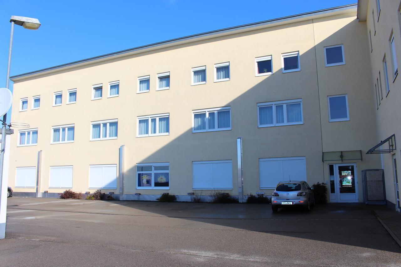 Boarding House Holledau Inn Schweitenkirchen Εξωτερικό φωτογραφία